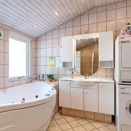 Holiday home 6 Person Holiday In Lb K