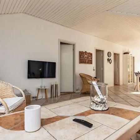 6 Person Holiday In Lb K Aalbaek